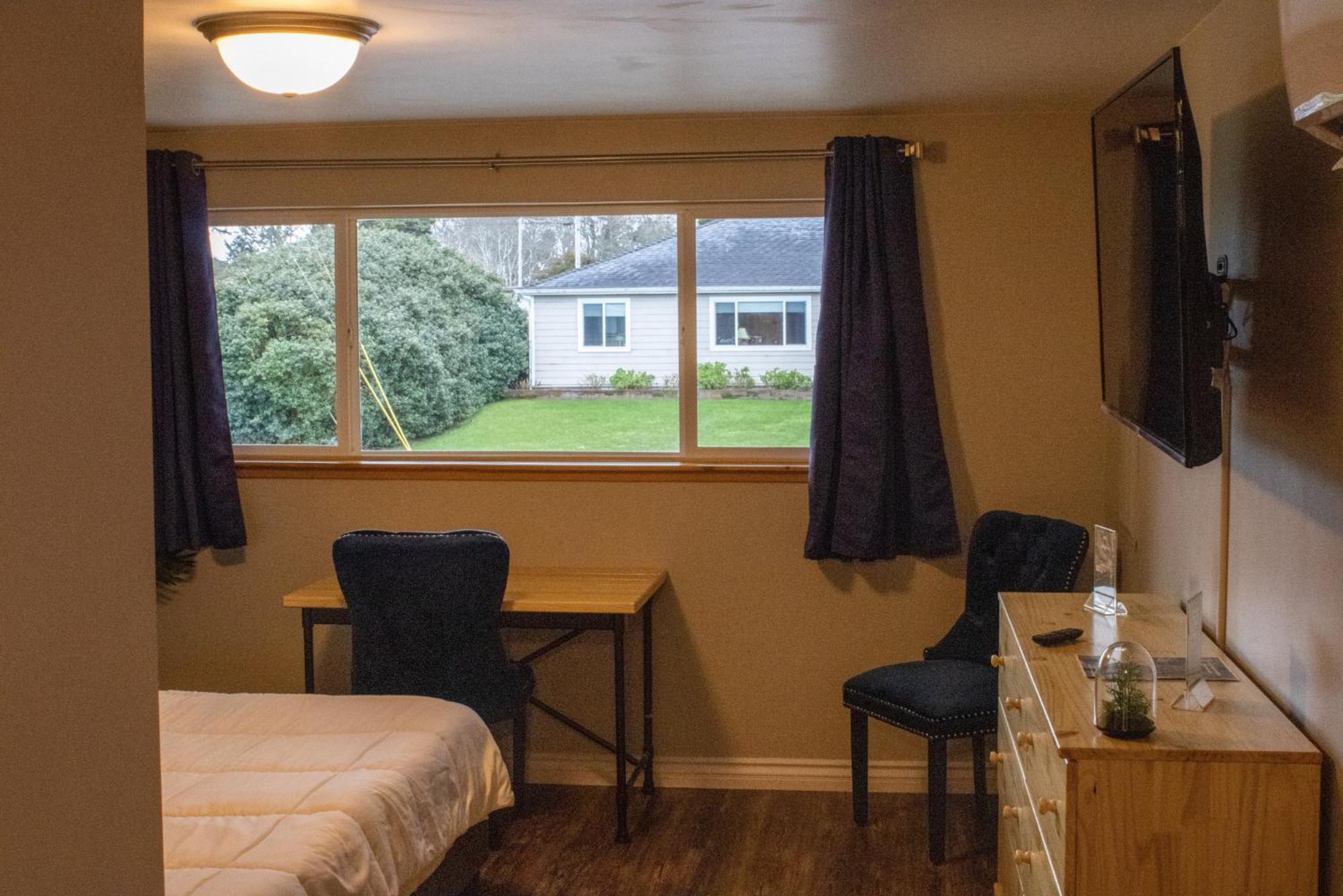 Private Home - Playground, Jumping Mat, Bbq, Darts, Firepit, Gazebo, 4 Smart Tvs, White Cotton Bedding, - The Redwood Cul-De Sac Beach Retreat Crescent City Exterior photo