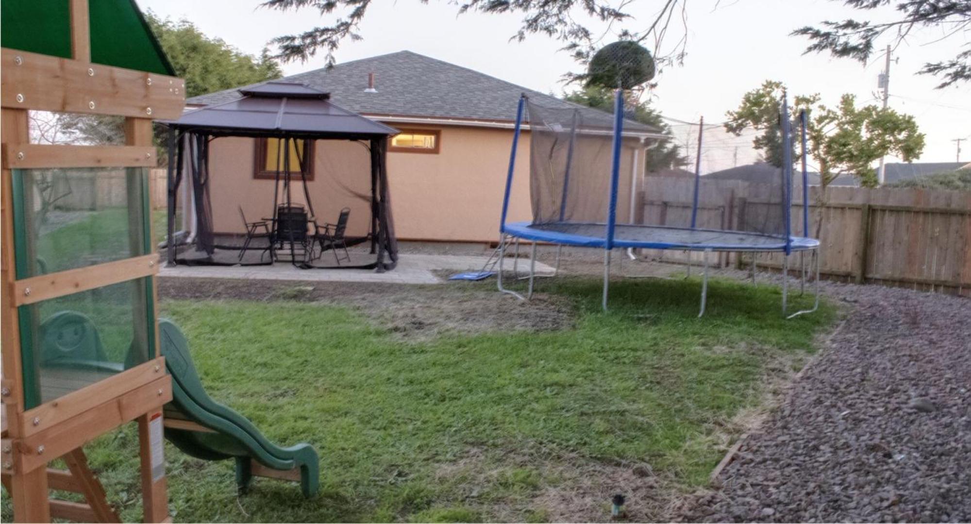 Private Home - Playground, Jumping Mat, Bbq, Darts, Firepit, Gazebo, 4 Smart Tvs, White Cotton Bedding, - The Redwood Cul-De Sac Beach Retreat Crescent City Exterior photo