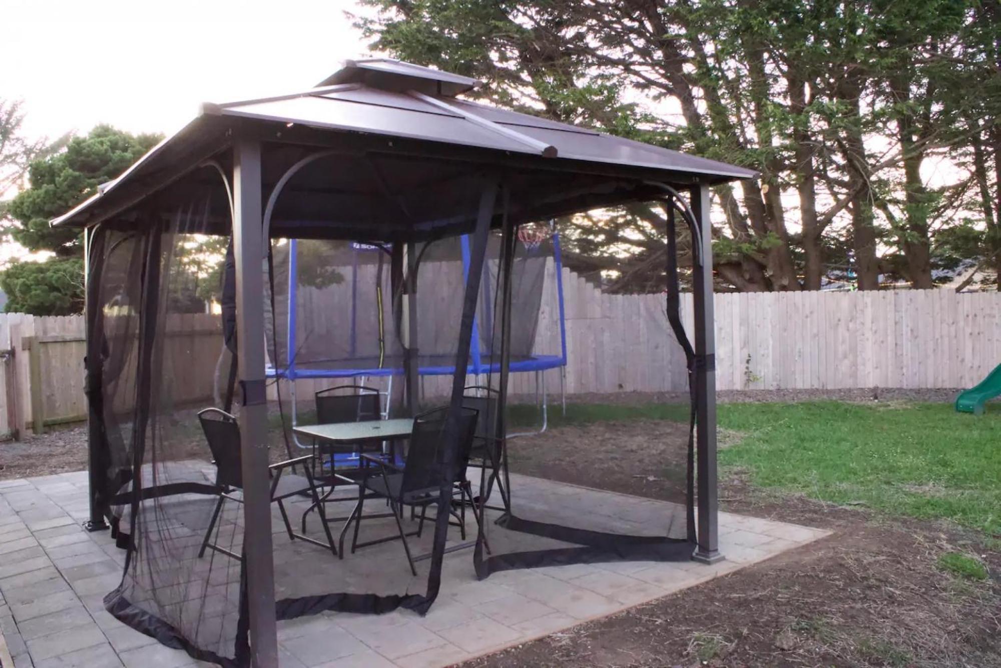 Private Home - Playground, Jumping Mat, Bbq, Darts, Firepit, Gazebo, 4 Smart Tvs, White Cotton Bedding, - The Redwood Cul-De Sac Beach Retreat Crescent City Exterior photo